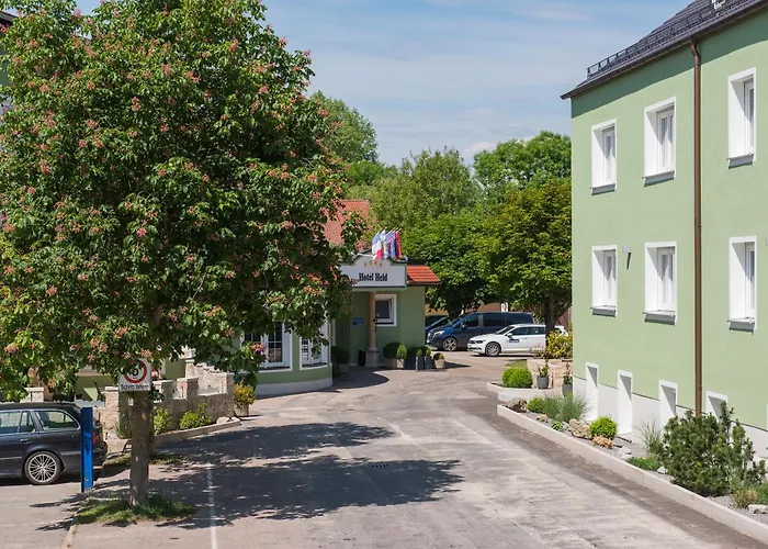 Hotel & Richard Held