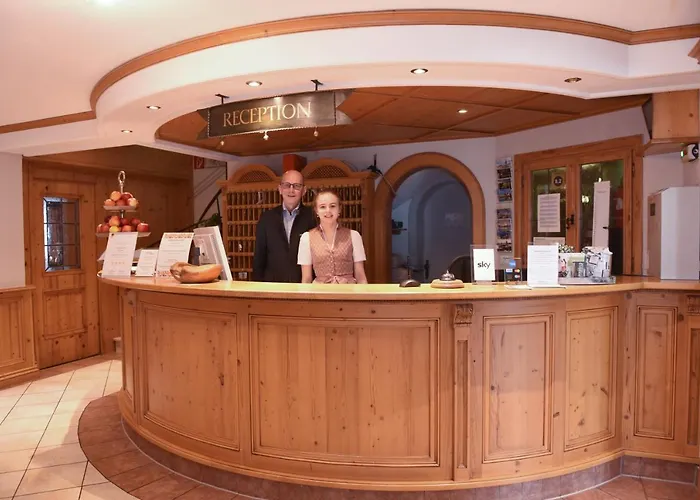 Hotel & Richard Held