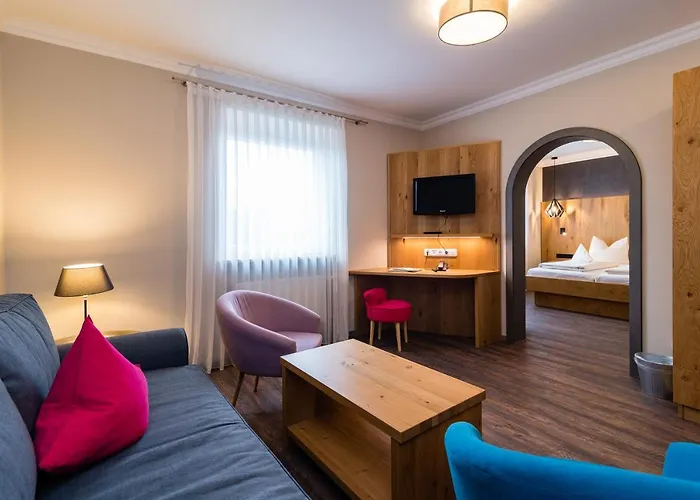 & Richard Held Hotel