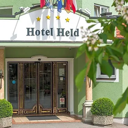 & Richard Held Hotel