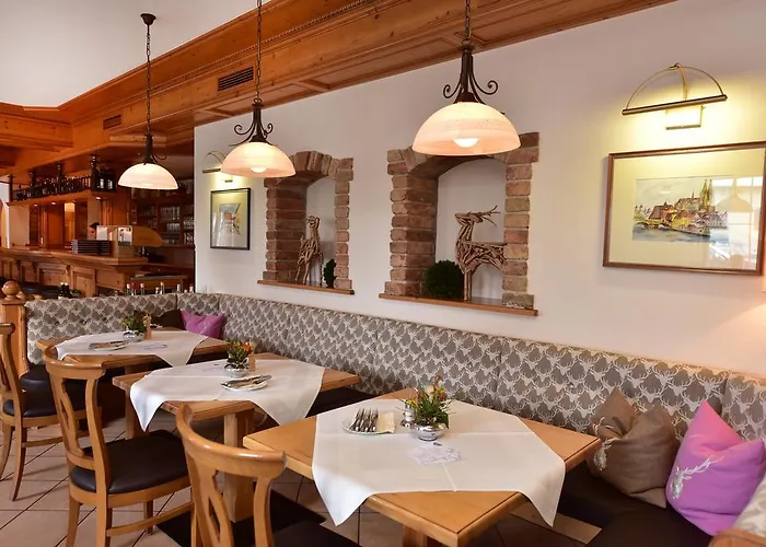 & Richard Held Szálloda 4*