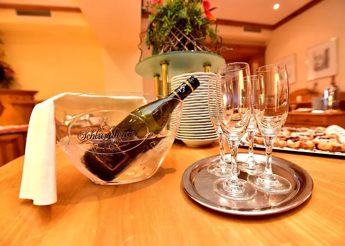 & Richard Held Regensburg