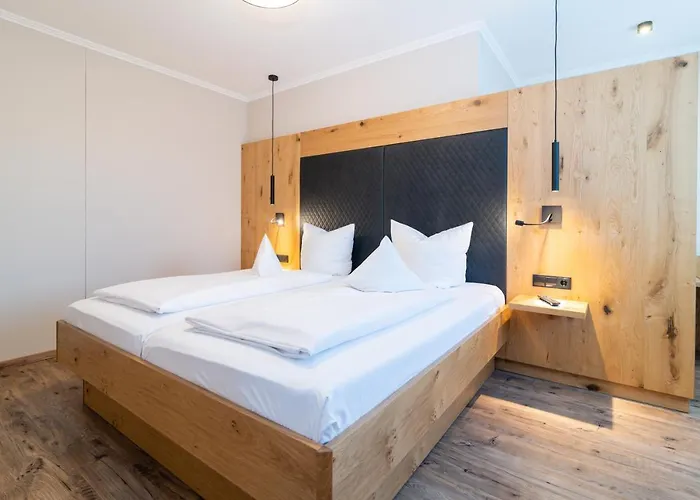 Szálloda & Richard Held 4*