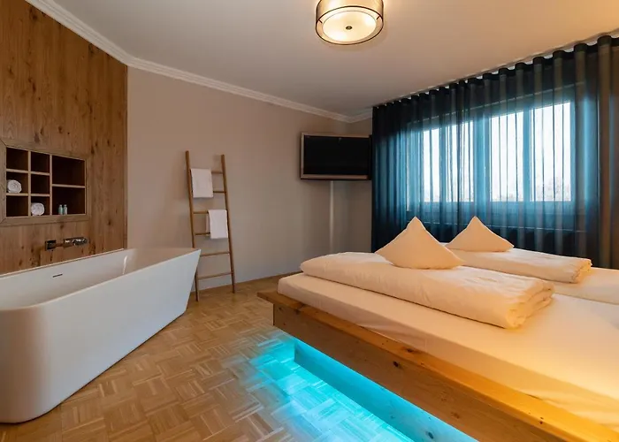 & Richard Held Regensburg